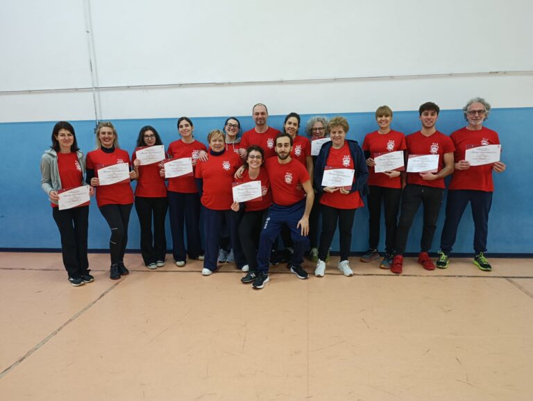 Foto di gruppo secondo corso base difesa personale
